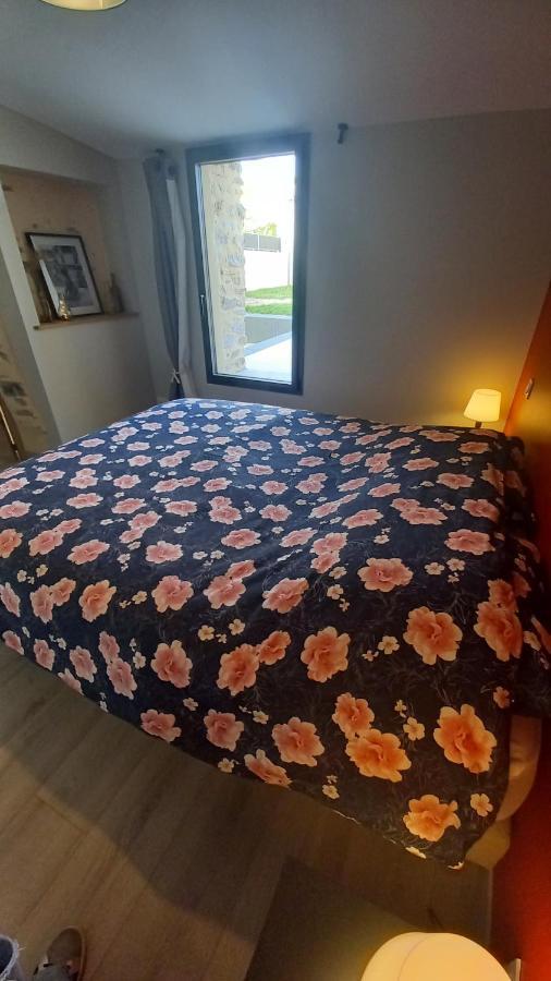 Maison au calme et avec le charme de la pierre, gite  le rêve doré Le Pellerin Exterior foto